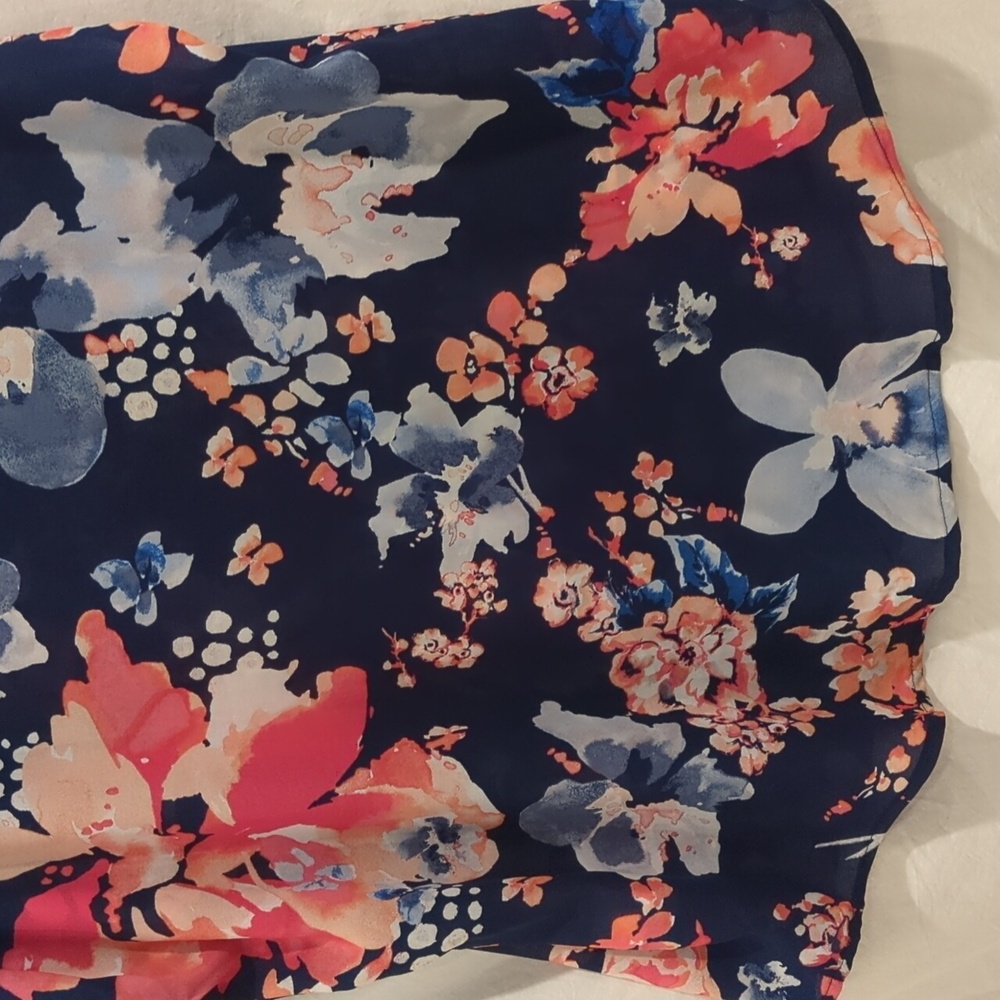 Liz Claiborne | Navy Floral Crepe Top Cap Sleeves Pull Over Shirt Tail Hem | XL - Picture 8 of 9